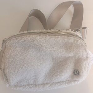 LULULEMON Everywhere Belt Bag 1L Fleece Cream NWT